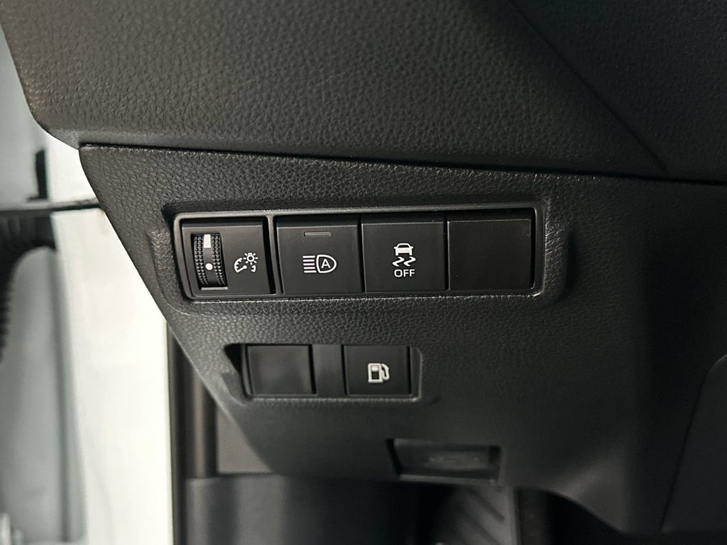 Used 2023 Toyota Corolla Cross AWD Hybrid image 16