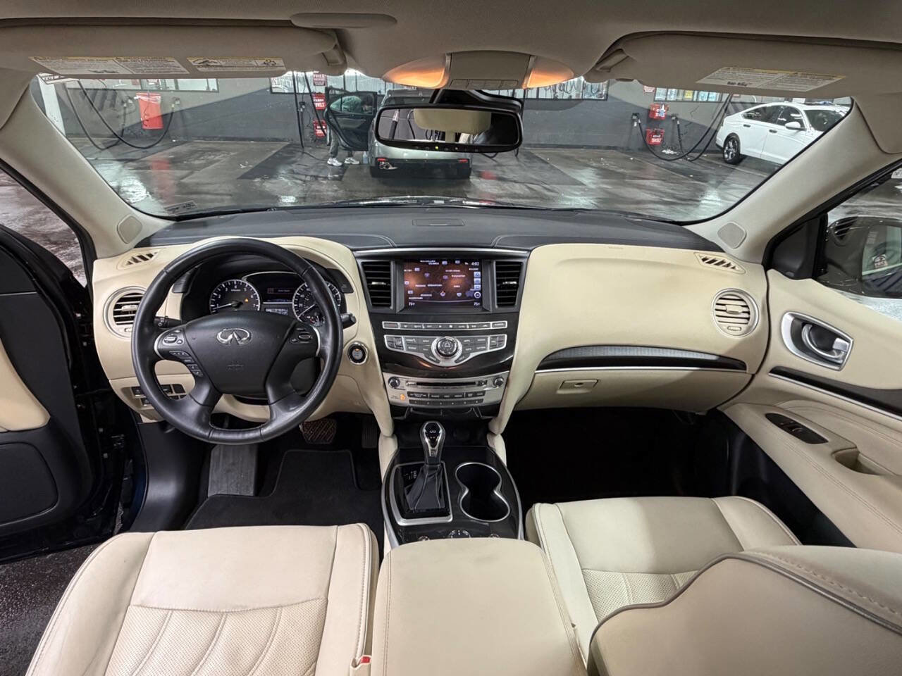 Used 2019 INFINITI QX60 Luxe w/ Essential Package image 29
