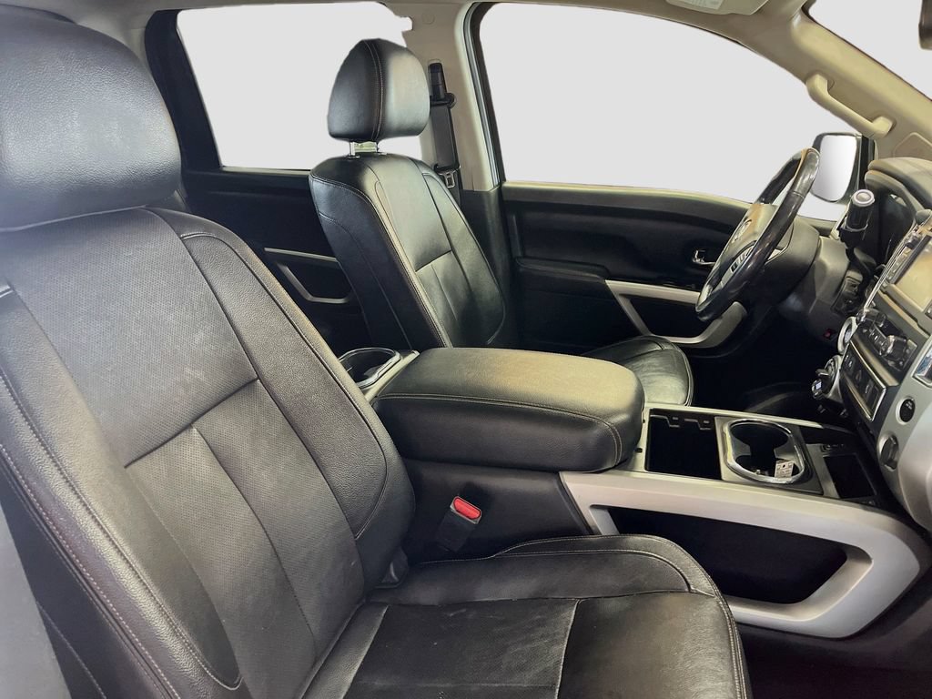 Used 2018 Nissan Titan SL AWD/4WD image 29