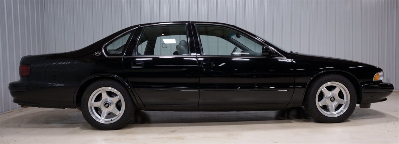 Used 1996 Chevrolet Impala SS RWD image 25