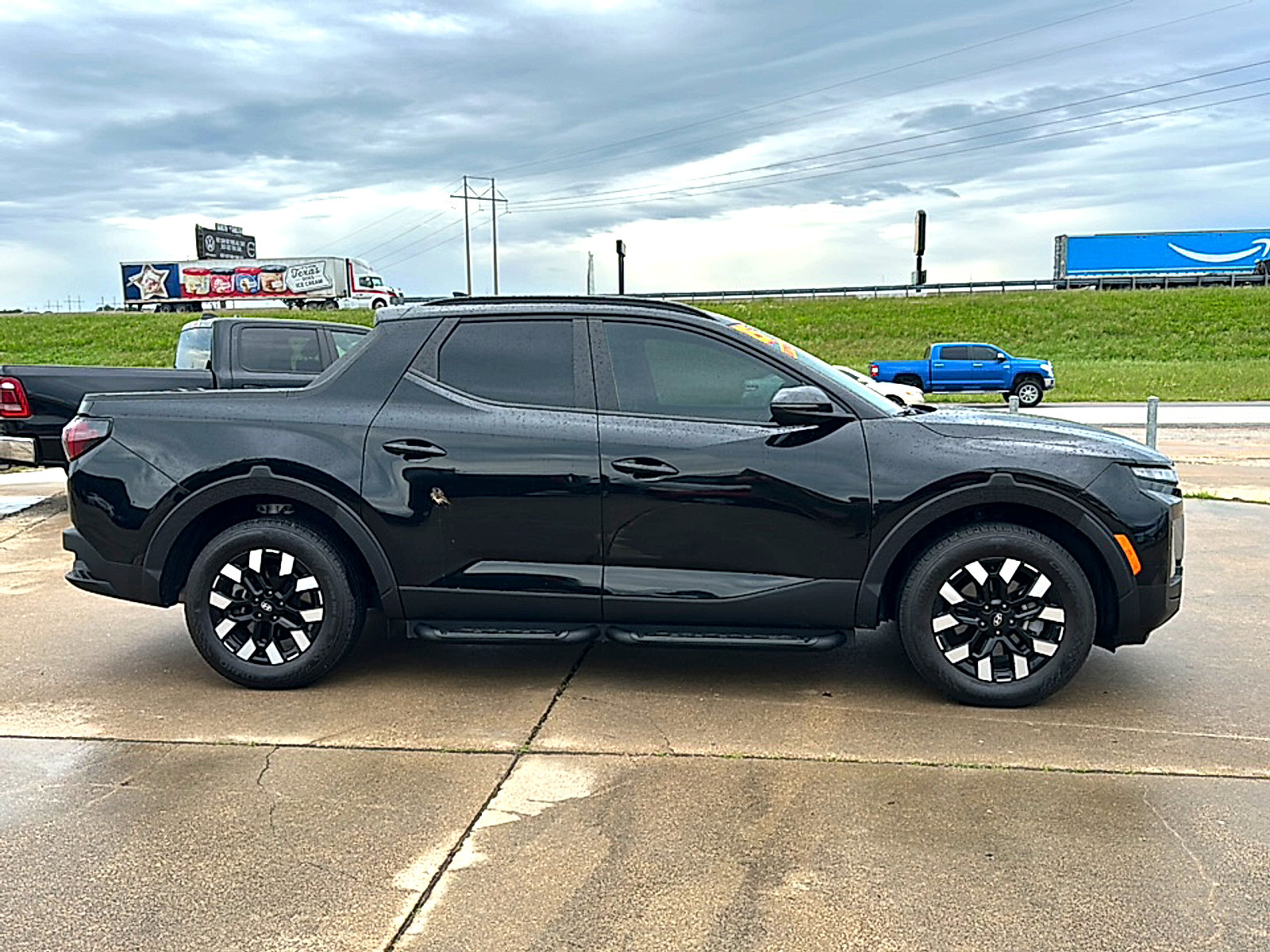 Used 2025 Hyundai Santa Cruz SEL FWD image 9