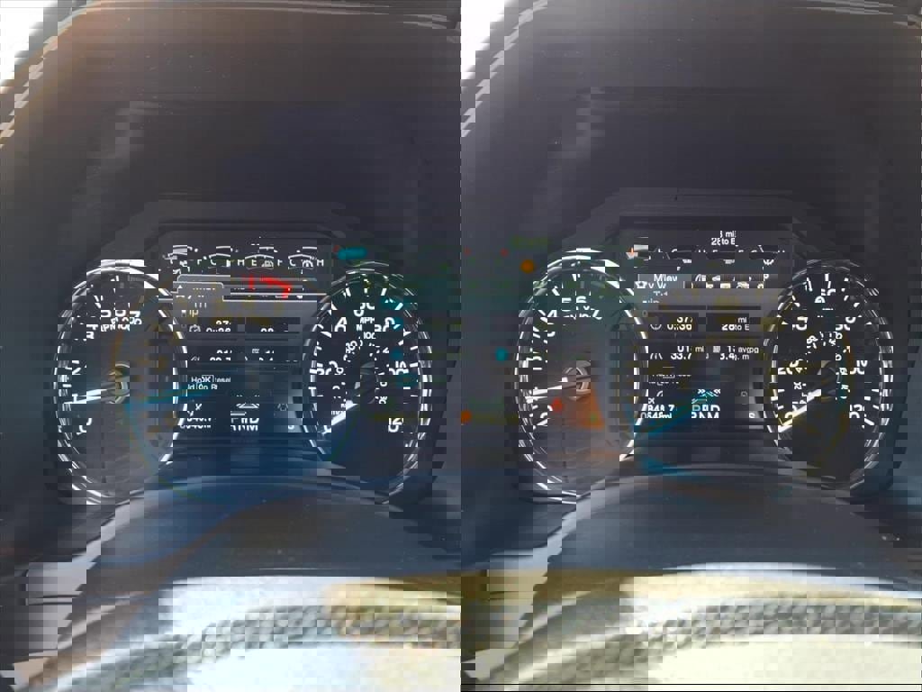 Used 2019 Ford F150 Platinum w/ Equipment Group 701A Luxury image 30