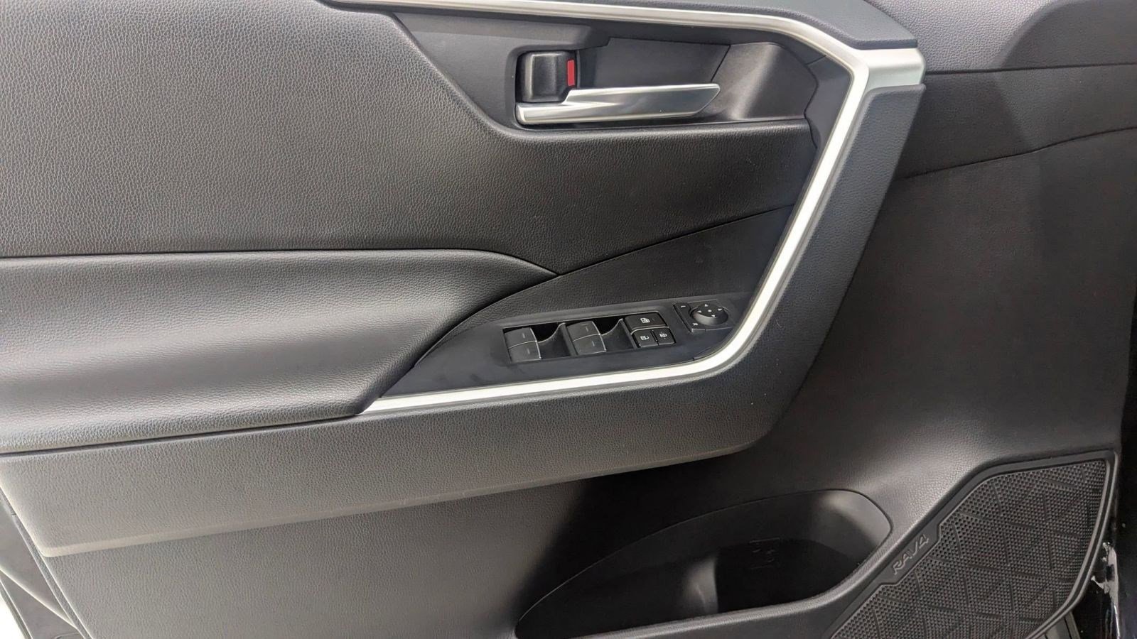 Used 2024 Toyota RAV4 XLE image 13