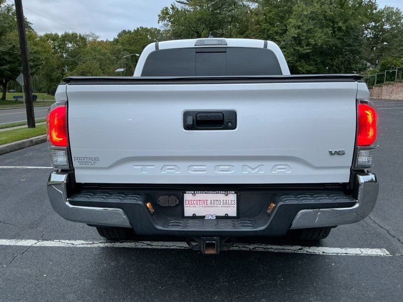 Used 2020 Toyota Tacoma TRD Off-Road AWD/4WD image 7