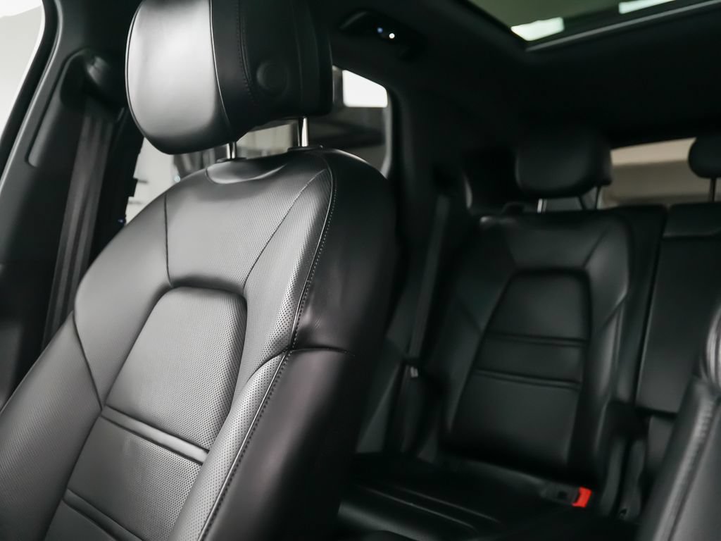Used 2019 Porsche Cayenne AWD/4WD image 34