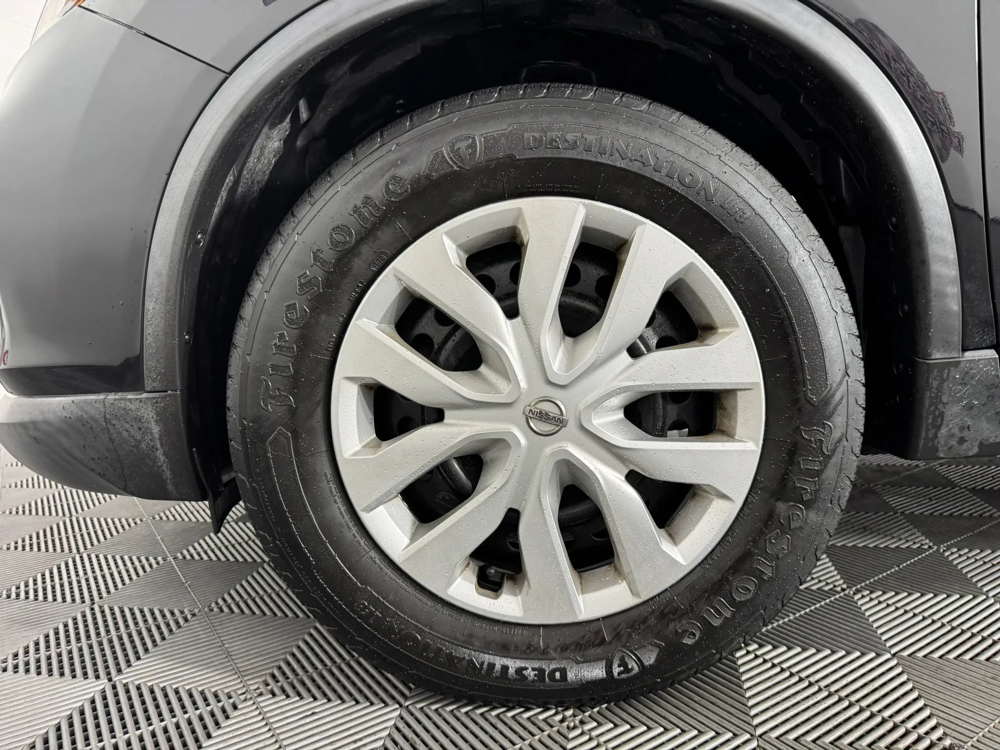 Used 2019 Nissan Rogue S AWD/4WD image 38