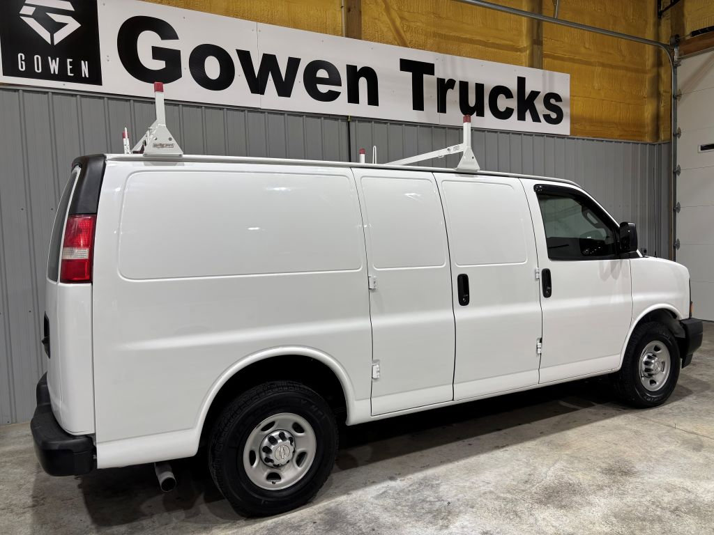 Used 2017 Chevrolet Express 2500 image 6