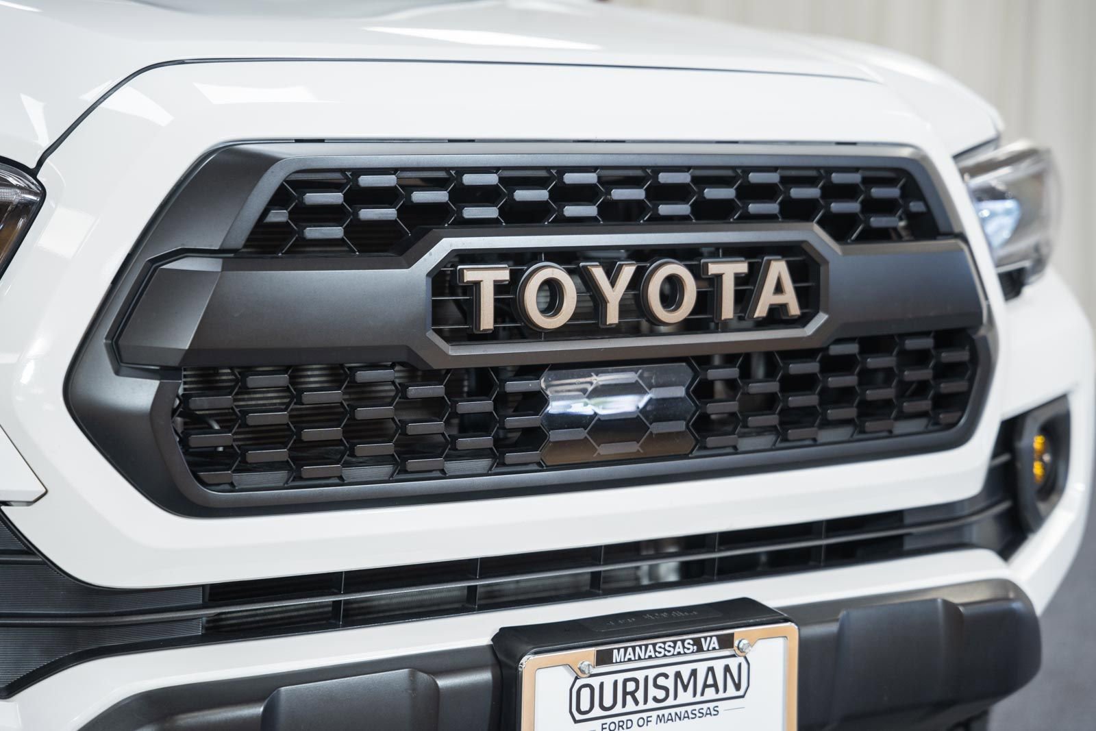Used 2022 Toyota Tacoma SR5 w/ Trail Edition AWD/4WD image 15