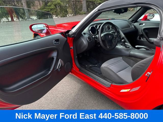 Used 2008 Pontiac Solstice Convertible w/ Convenience Package RWD image 12