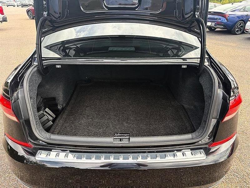 Used 2021 Volkswagen Passat 2.0T SE image 14