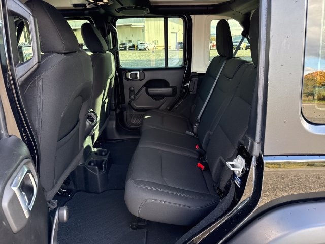 Used 2022 Jeep Wrangler Unlimited Sport AWD/4WD image 16