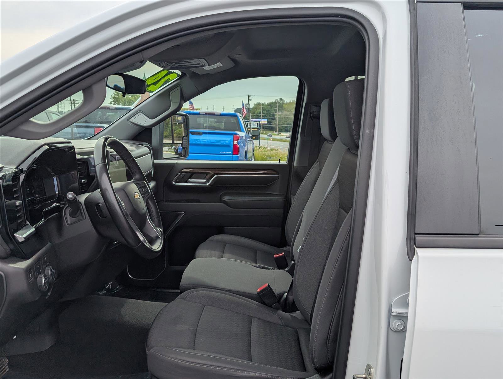 Used 2024 Chevrolet Silverado 2500 LT image 15