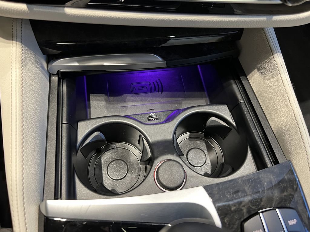 Used 2023 BMW M550i xDrive w/ Dynamic Handling Package image 22