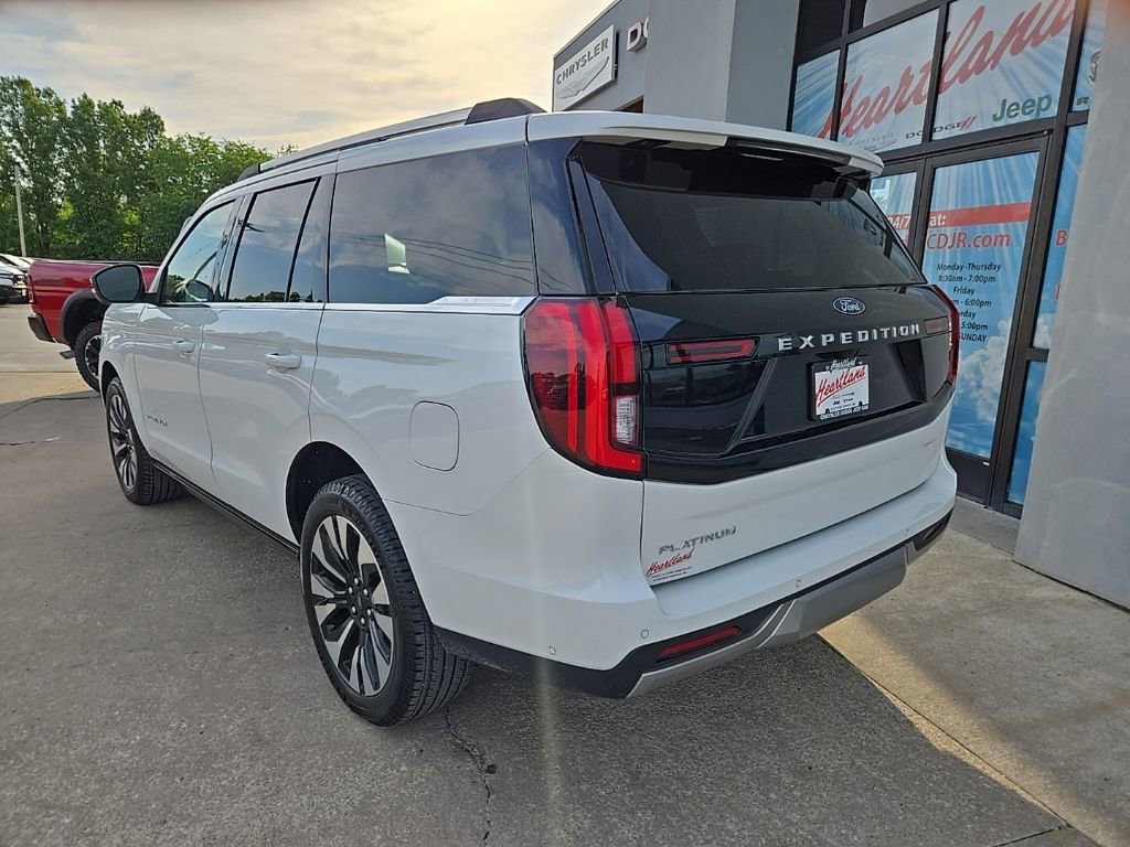 Used 2025 Ford Expedition Platinum w/ Driver's Package AWD/4WD image 7