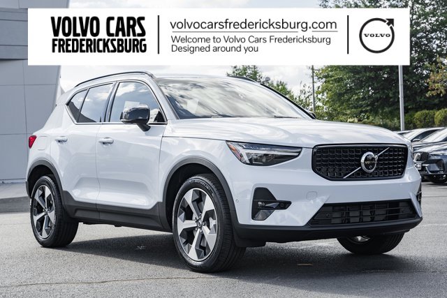 New 2026 Volvo XC40 B5 Plus w/ Protection Package Premier