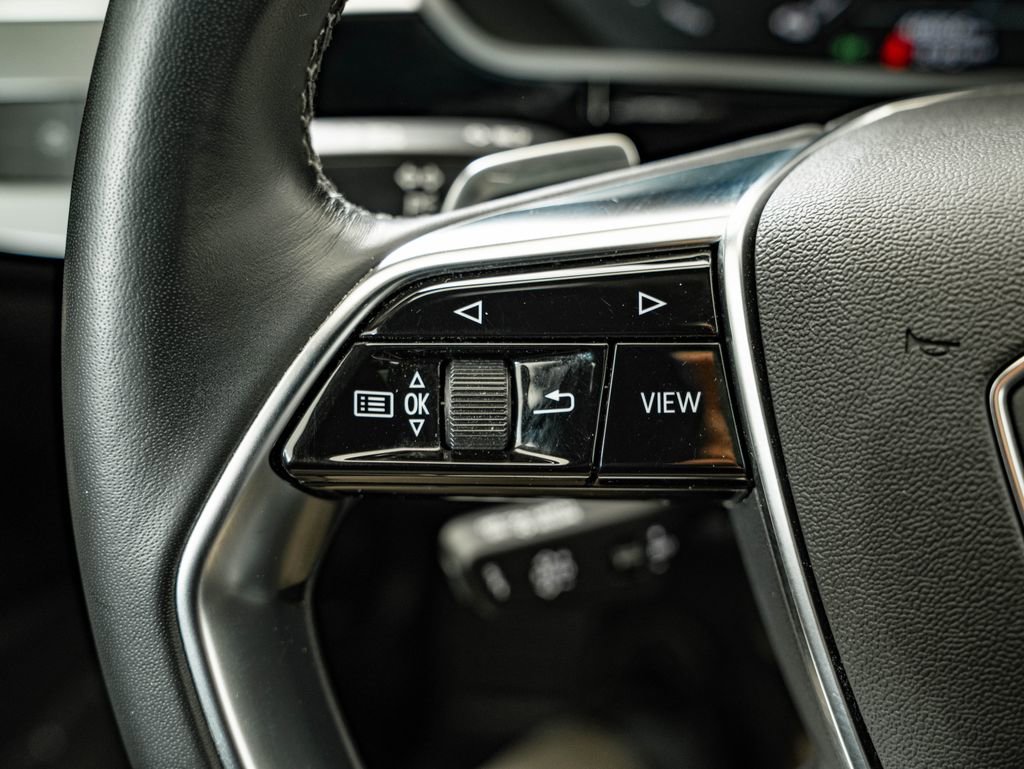Used 2022 Audi e-tron Premium w/ Convenience Plus Package AWD/4WD image 30
