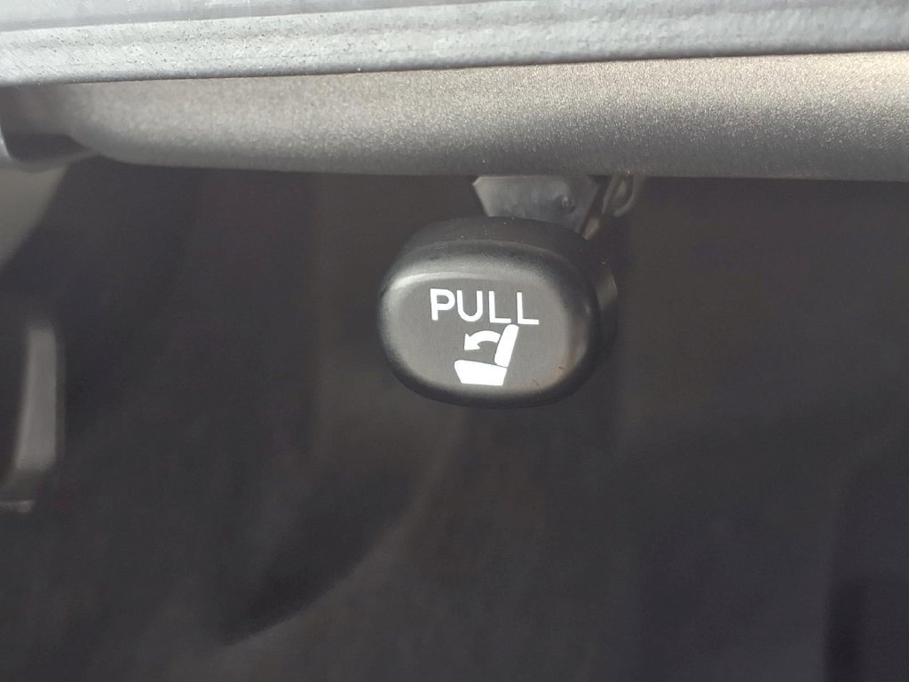 Used 2023 Toyota Camry SE w/ Convenience Package FWD image 24