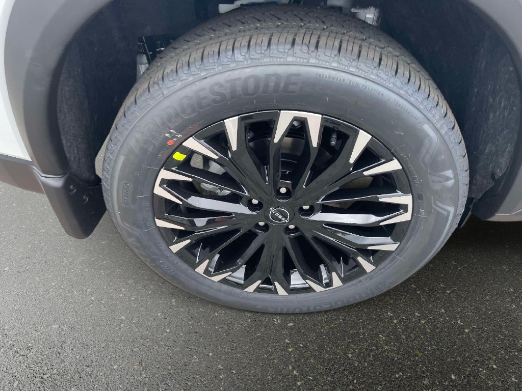 New 2027 Nissan Rogue Dark Armor FWD image 7