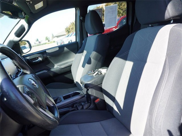 Used 2022 Toyota Tacoma TRD Off-Road image 23