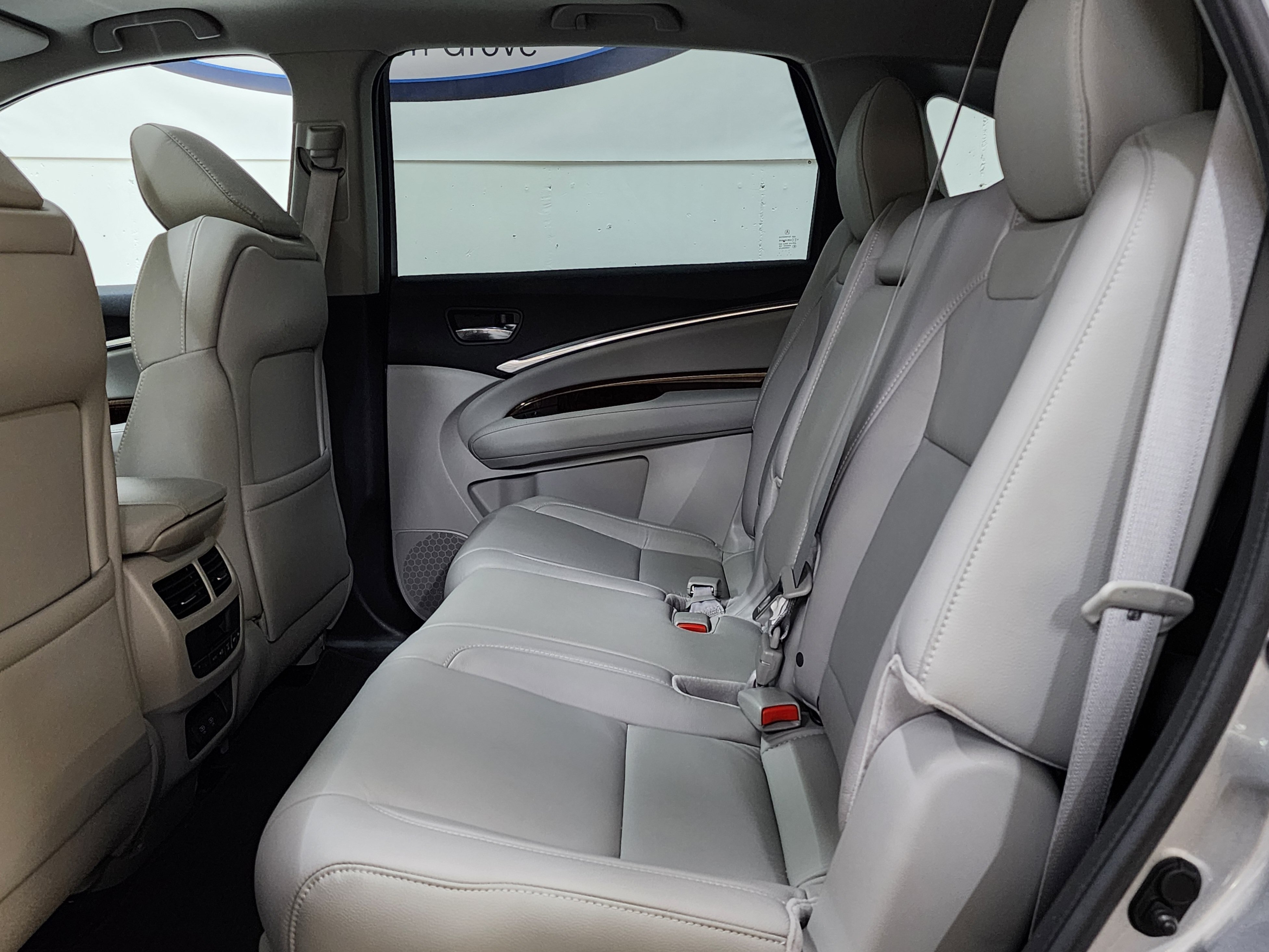 Used 2018 Acura MDX SH-AWD image 17
