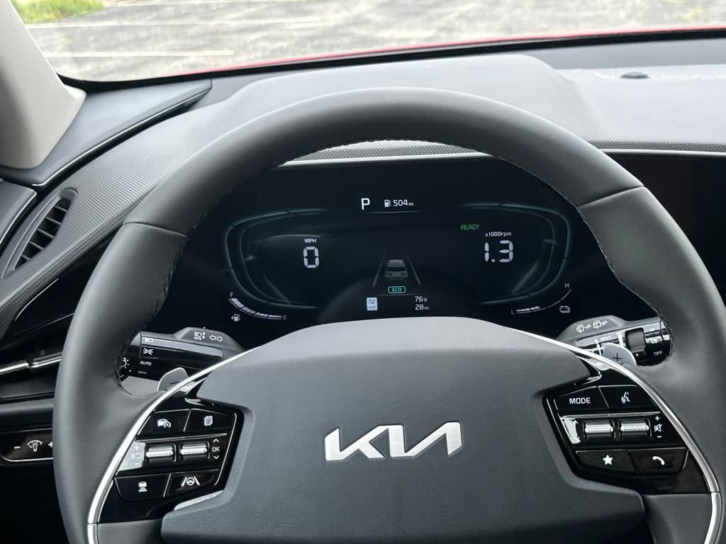 New 2025 Kia Niro EX image 18
