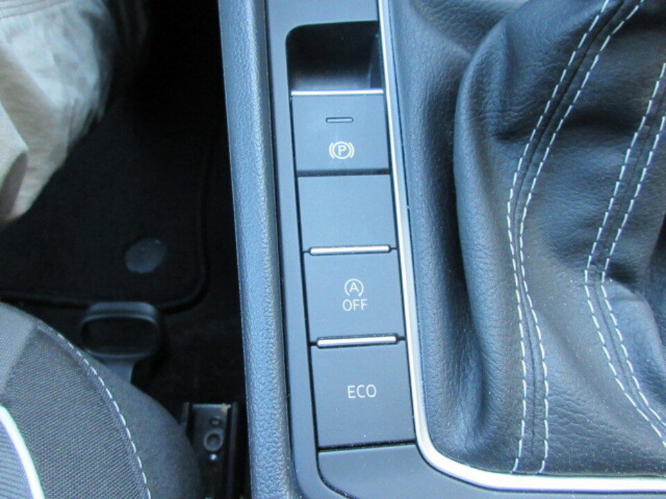 Used 2025 Volkswagen Jetta Sport image 24