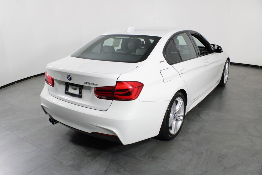 Used 2018 BMW 330e w/ M Sport Package image 14