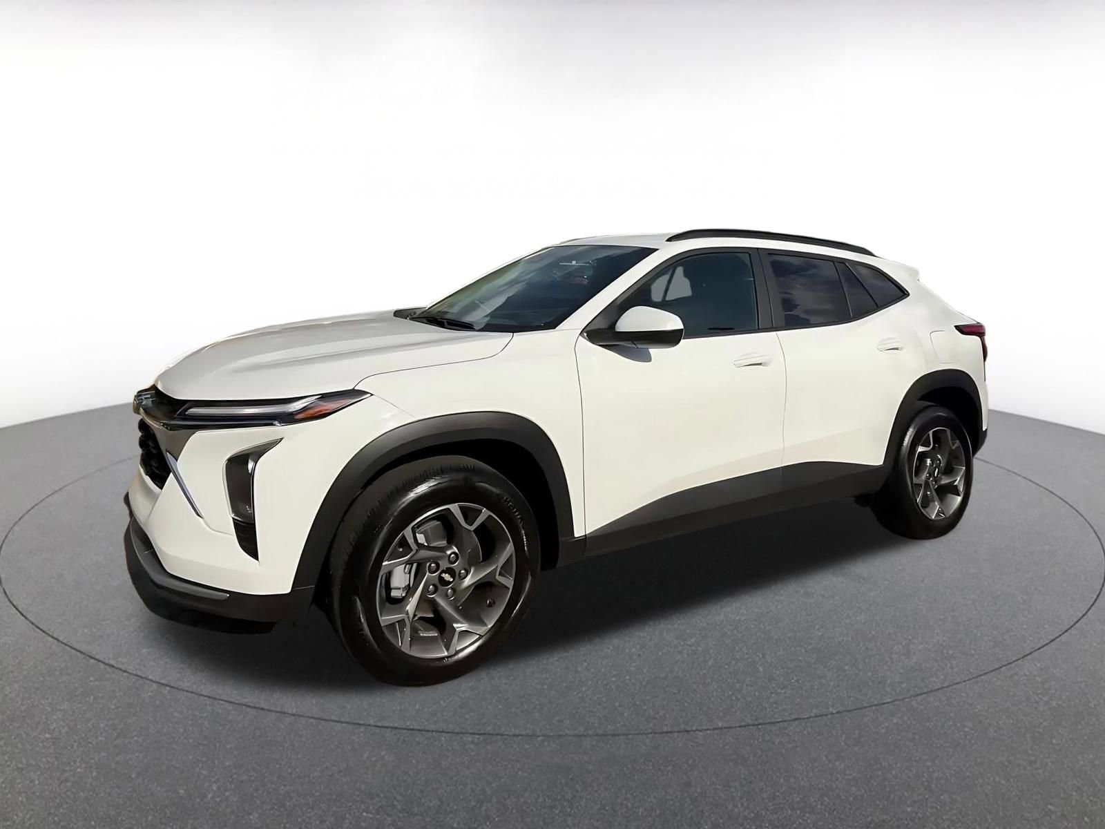 Used 2025 Chevrolet Trax LT image 8