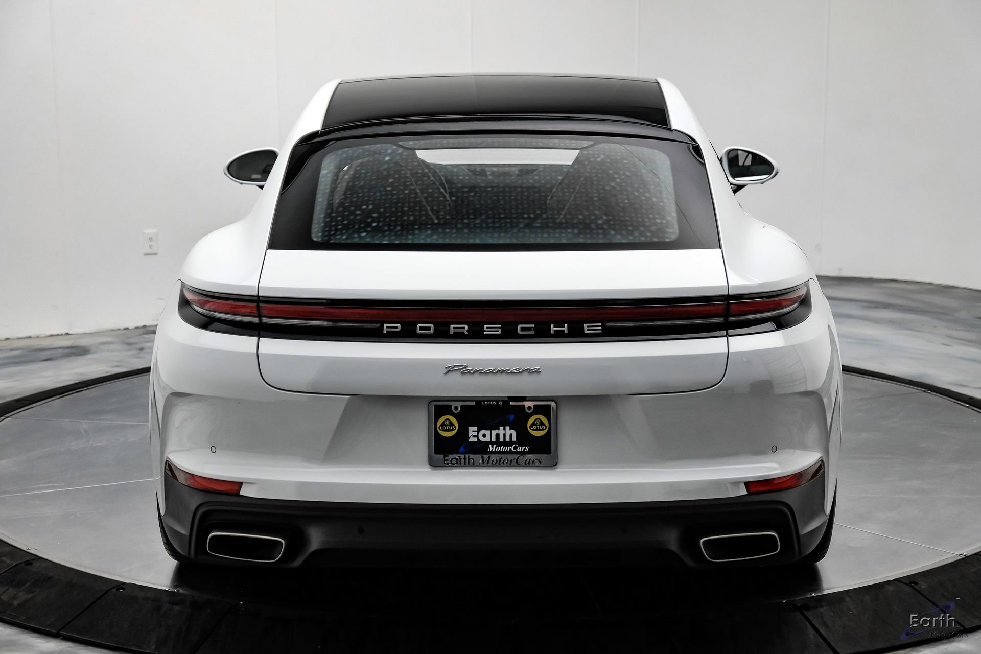 Used 2025 Porsche Panamera w/ Premium Package image 13