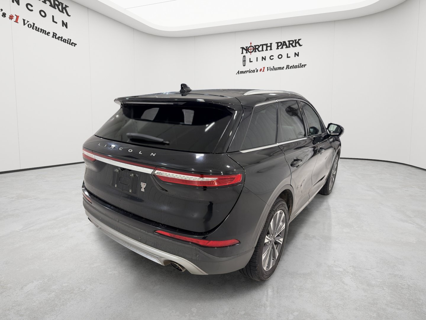 Used 2020 Lincoln Corsair Reserve w/ Elements Package FWD image 5