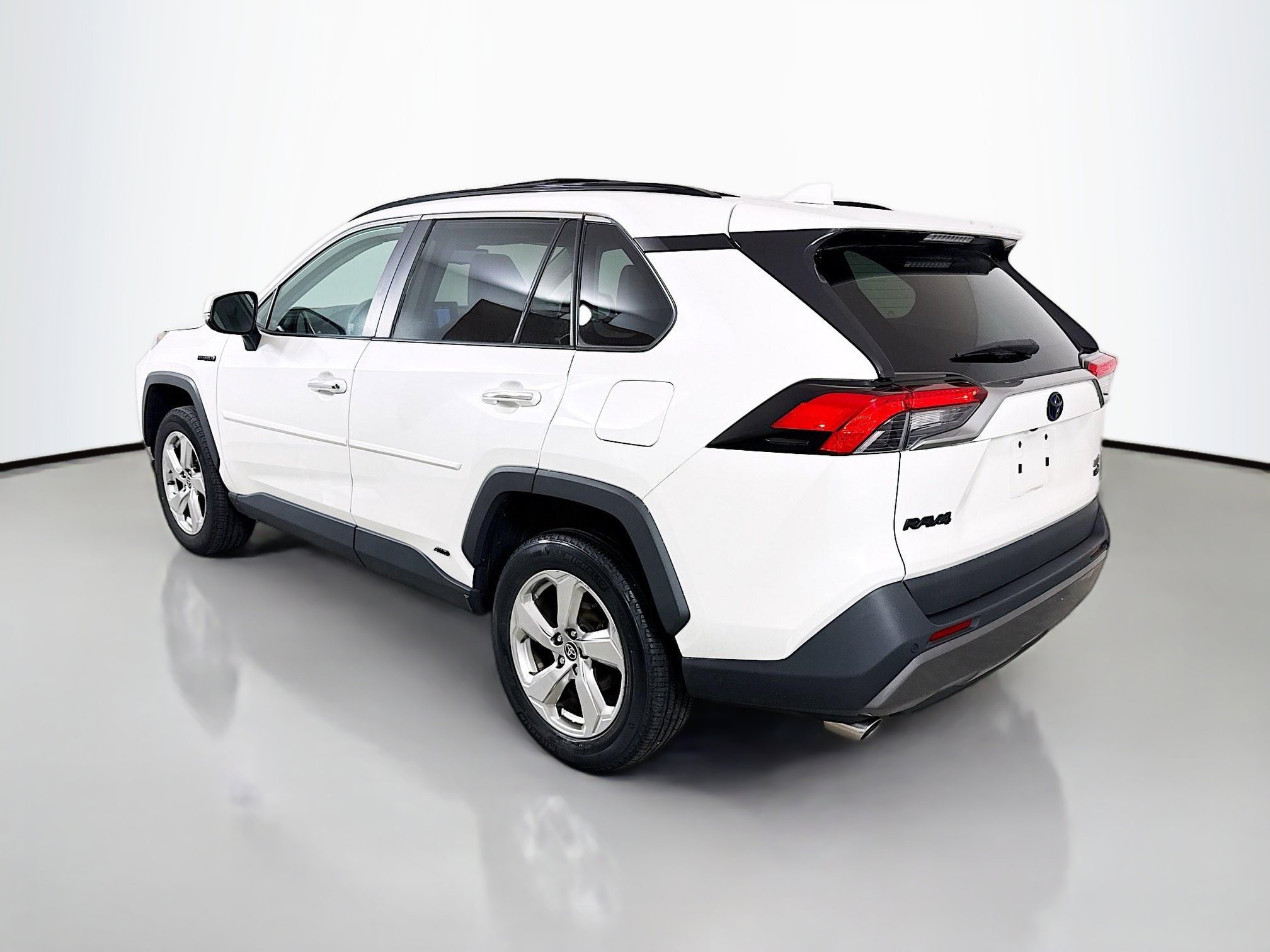 Used 2021 Toyota RAV4 Limited AWD/4WD image 5