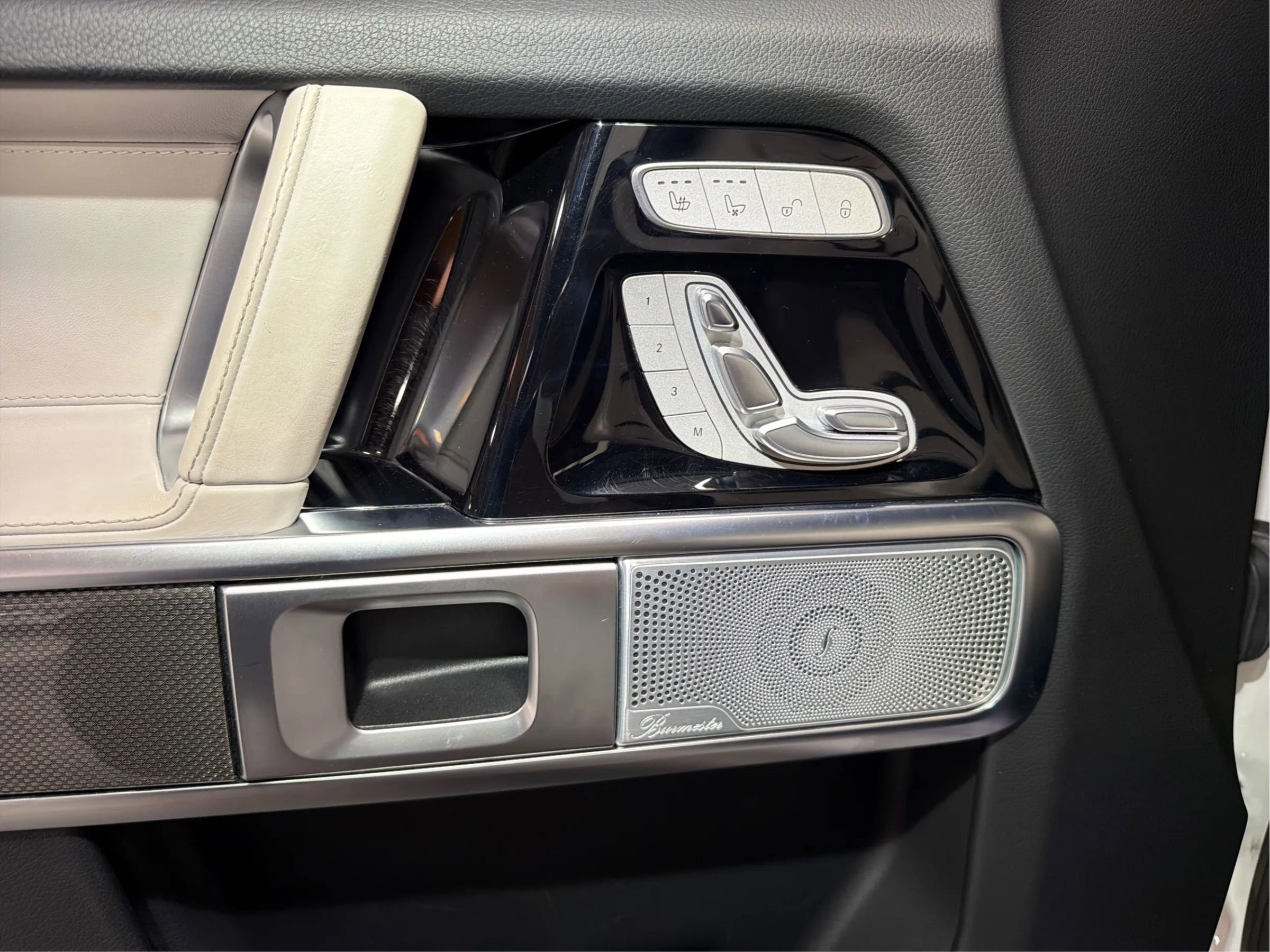 Used 2021 Mercedes-Benz G 63 AMG 4MATIC w/ G Manufaktur Interior Package image 17