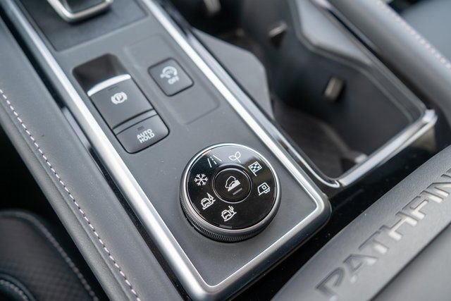 New 2026 Nissan Pathfinder SL AWD/4WD image 26