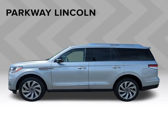 Used 2024 Lincoln Navigator Reserve image 8