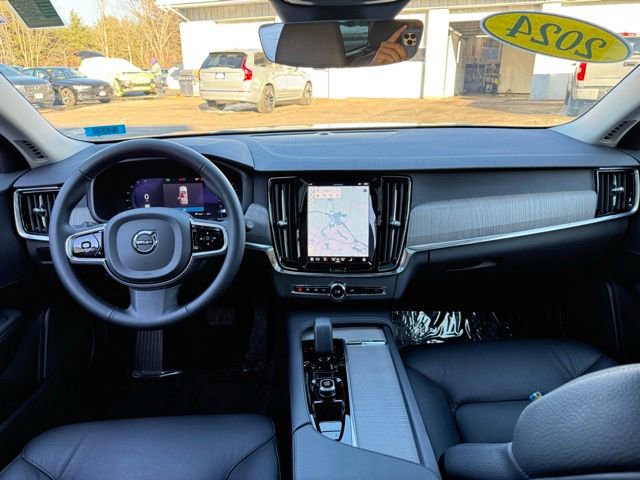 Certified 2024 Volvo V90 B6 Cross Country Plus image 25