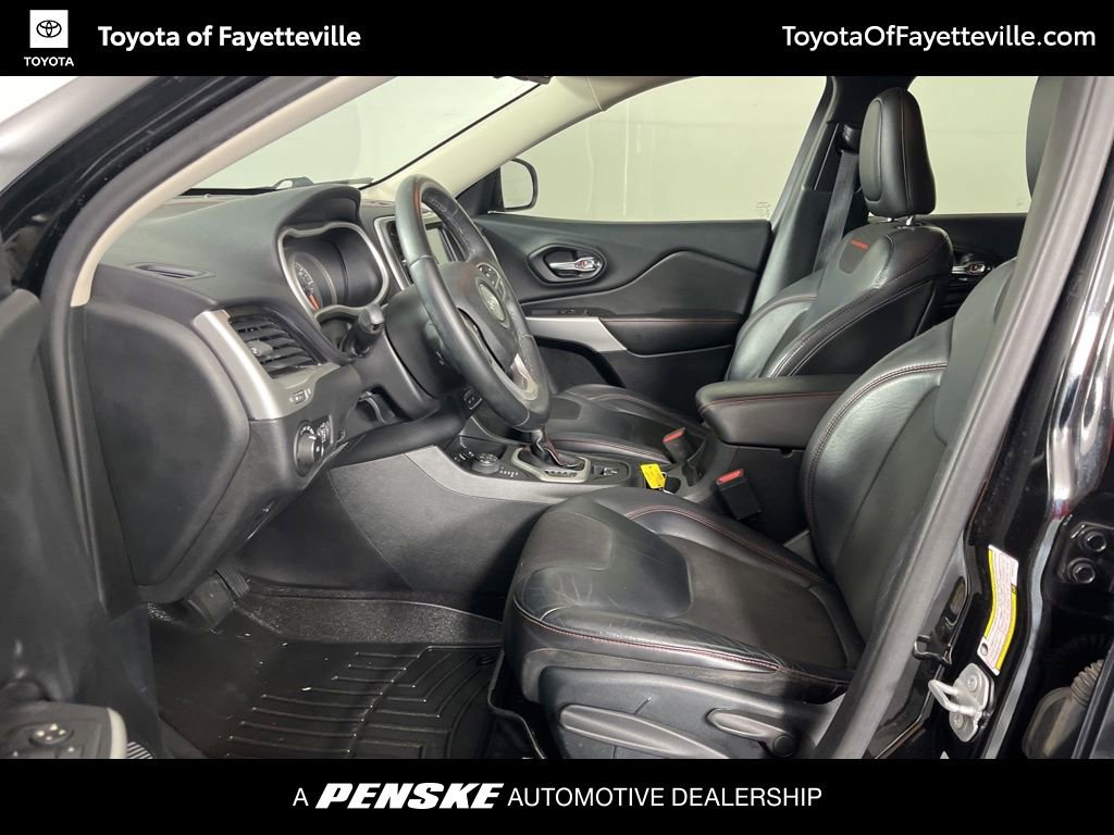 Used 2017 Jeep Cherokee Trailhawk image 21