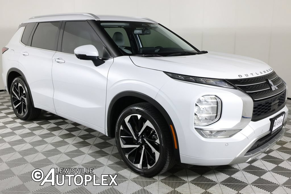 Used 2024 Mitsubishi Outlander SEL FWD image 3