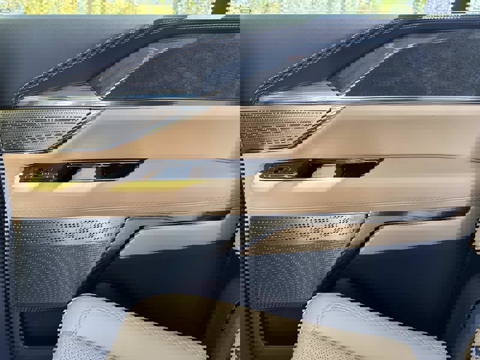 New 2025 Cadillac Escalade IQ Luxury 2 image 16