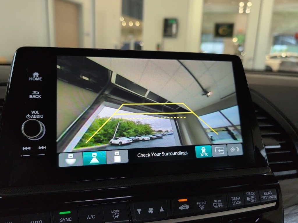 Used 2025 Honda Odyssey Elite image 18