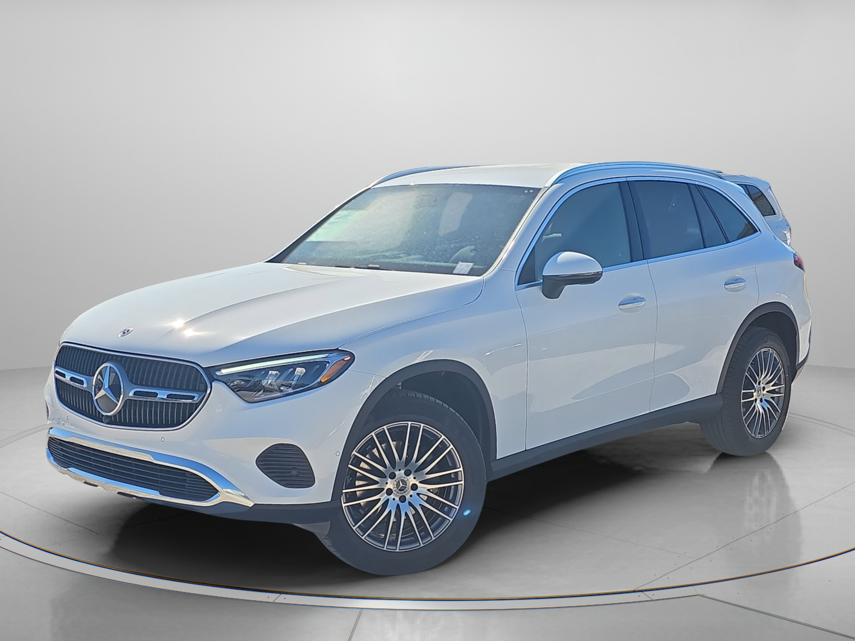 Certified 2026 Mercedes-Benz GLC 300 image 2