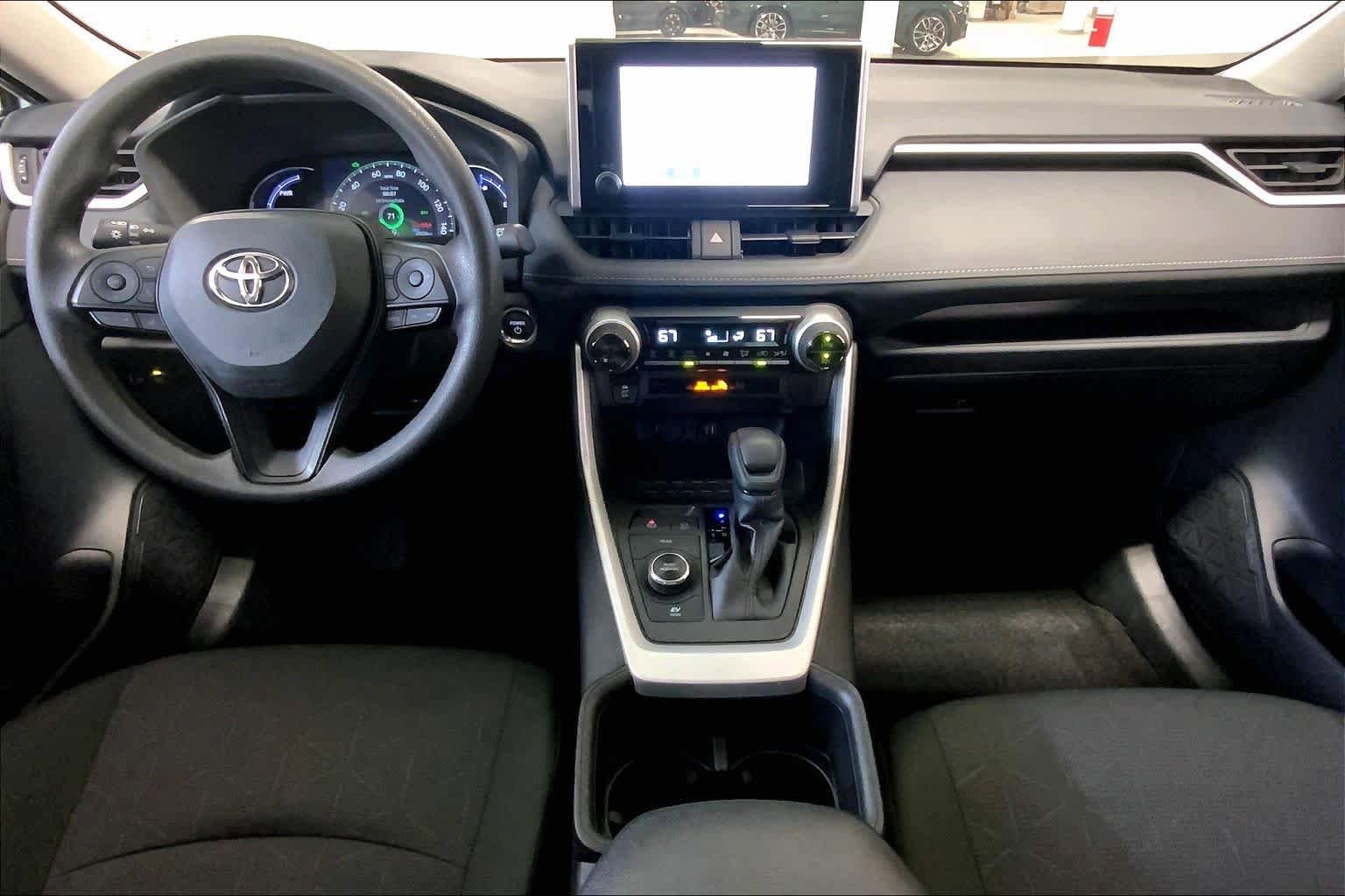 Used 2025 Toyota RAV4 XLE AWD/4WD image 15