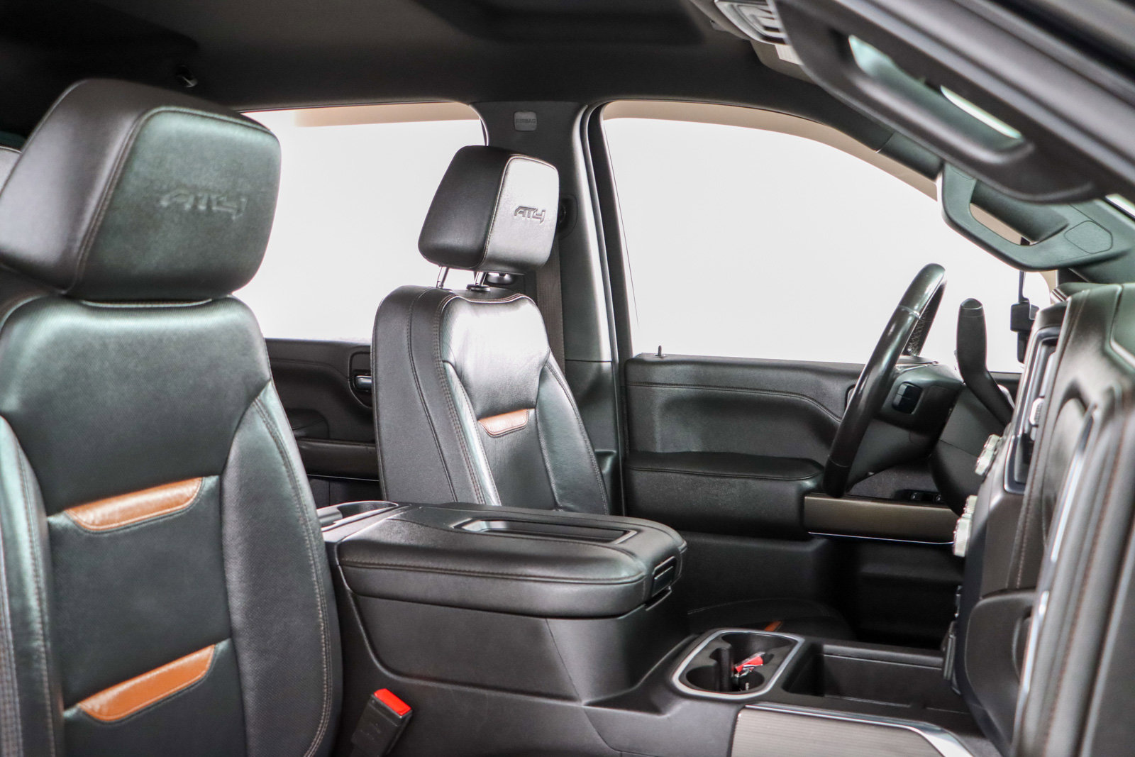 Used 2022 GMC Sierra 2500 AT4 w/ Snow Plow Prep/Camper Package image 28