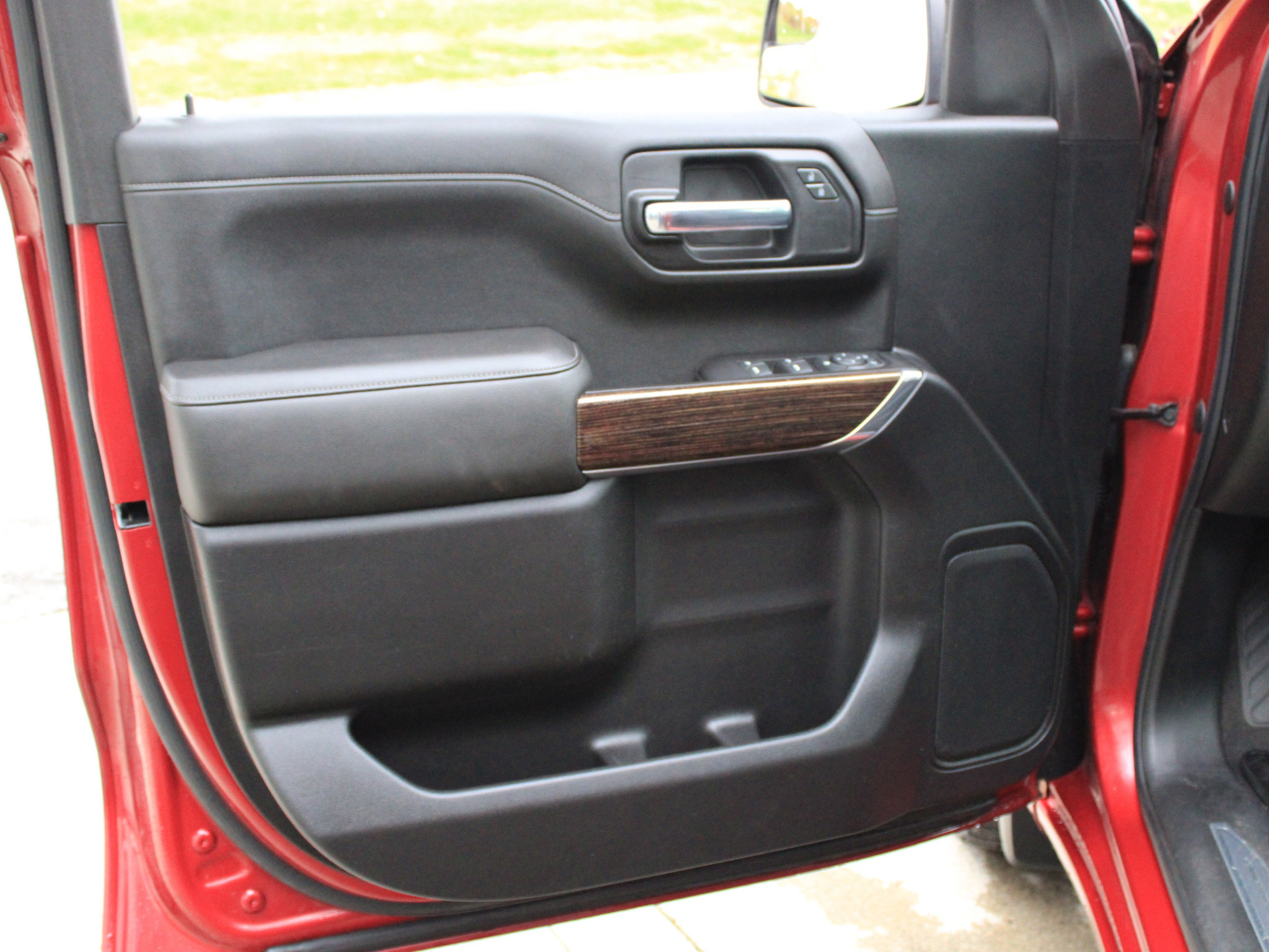Used 2020 GMC Sierra 1500 SLE w/ SLE Value Package AWD/4WD image 9