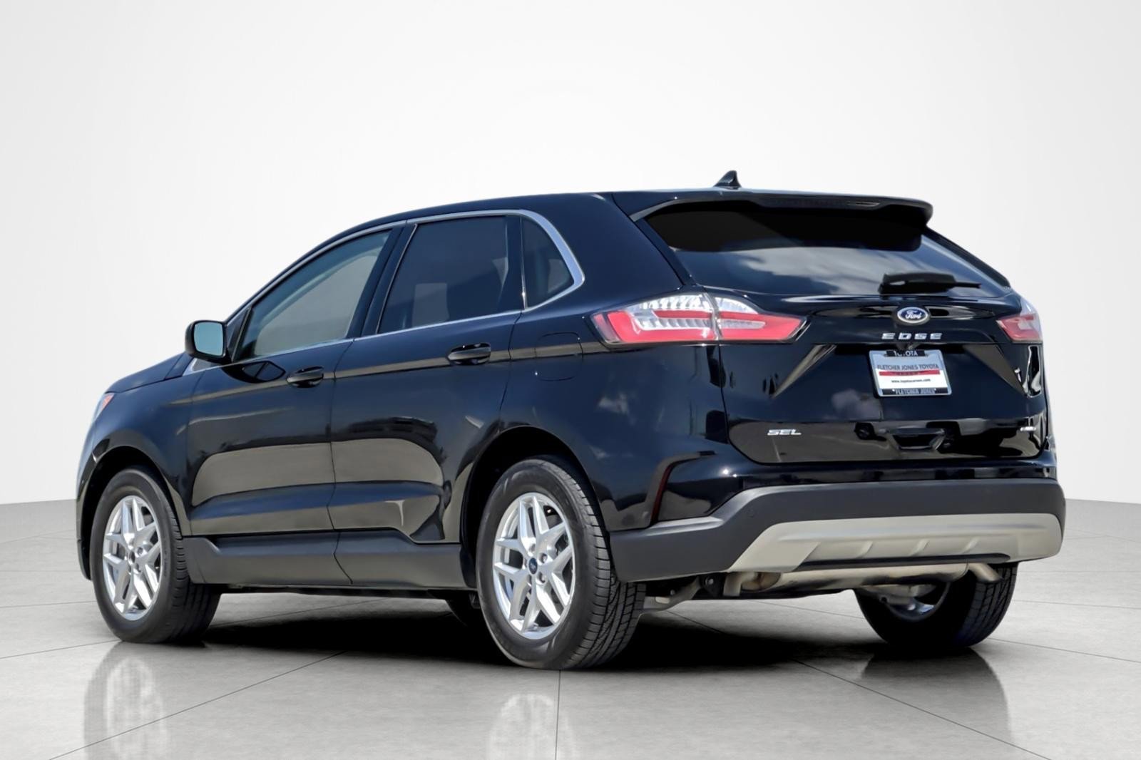 Used 2021 Ford Edge SEL AWD/4WD image 3