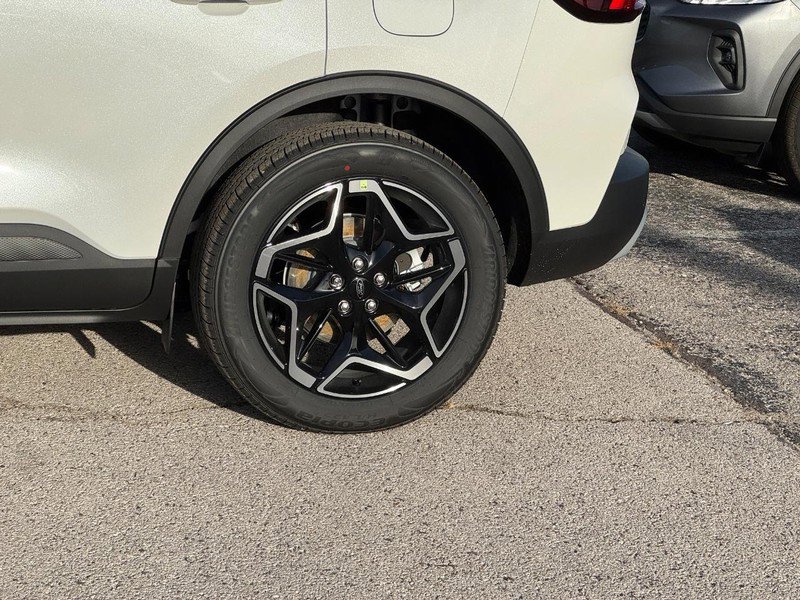New 2026 Ford Escape Platinum image 11