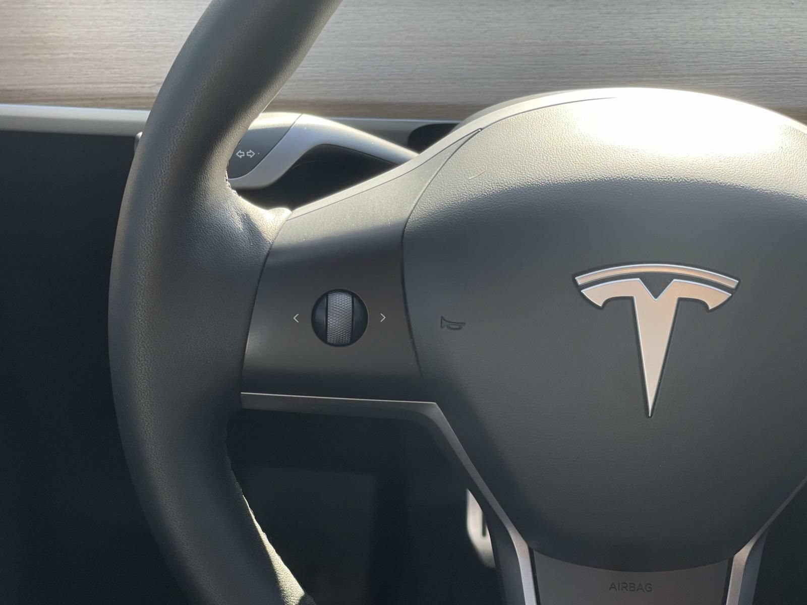 Used 2023 Tesla Model Y Long Range AWD/4WD image 10
