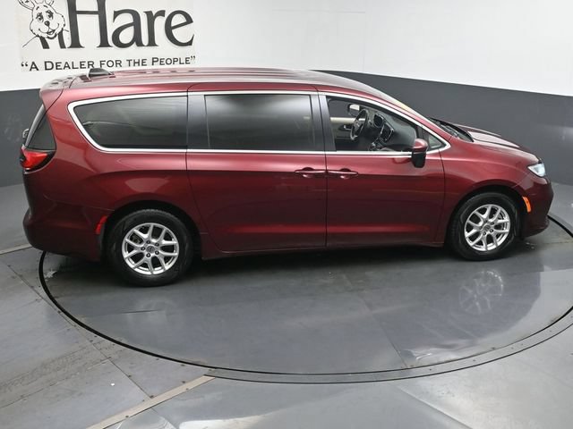 Used 2023 Chrysler Pacifica Touring-L FWD image 41