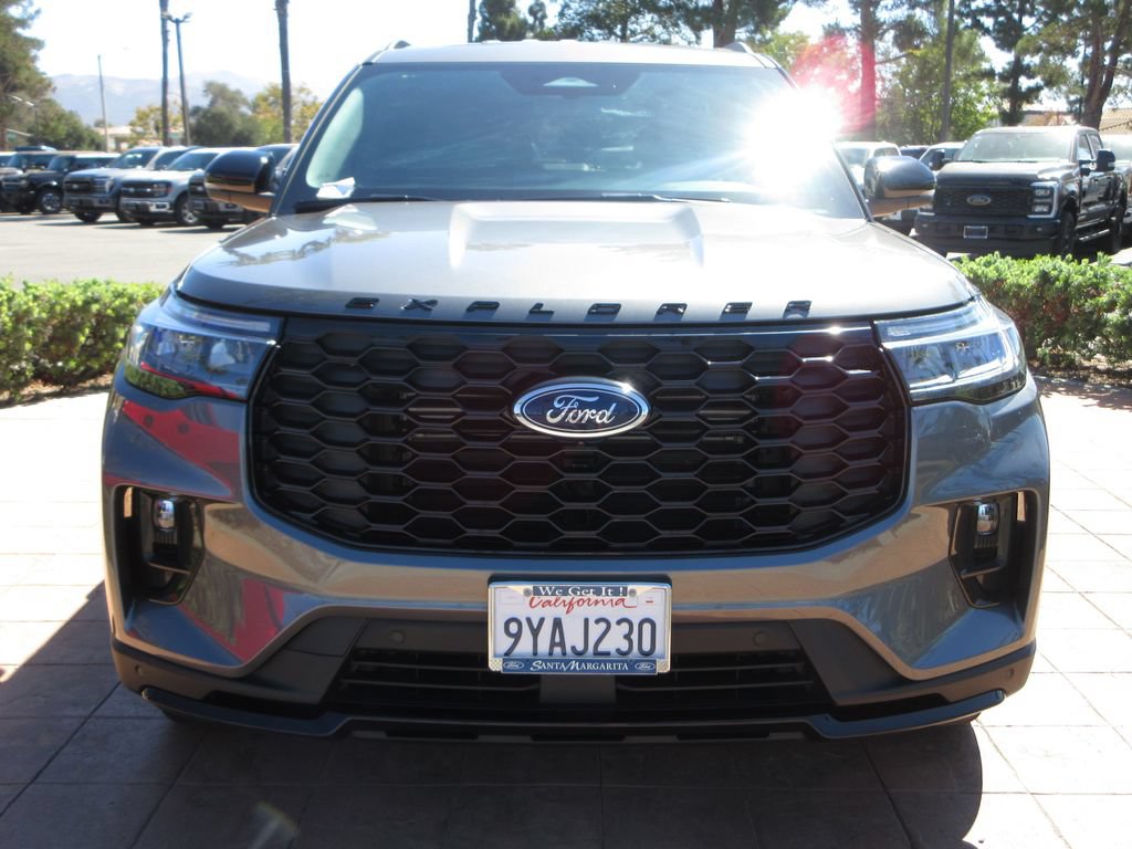 Certified 2026 Ford Explorer ST-Line w/ ST-Line Street Pack RWD image 8