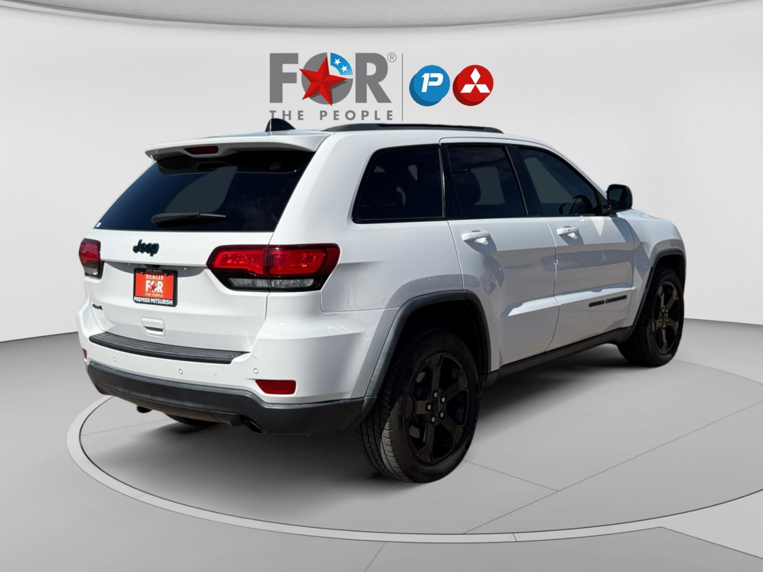 Used 2018 Jeep Grand Cherokee Laredo AWD/4WD image 5