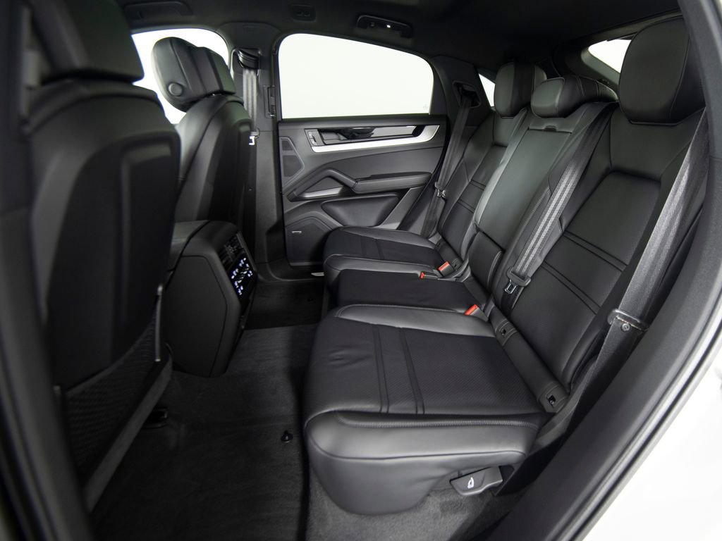 New 2026 Porsche Cayenne S image 33